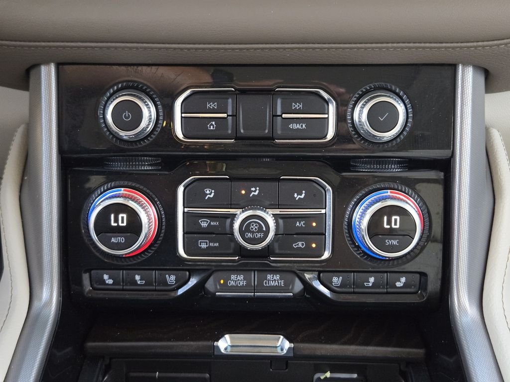 Used 2024 White GMC Denali image 20