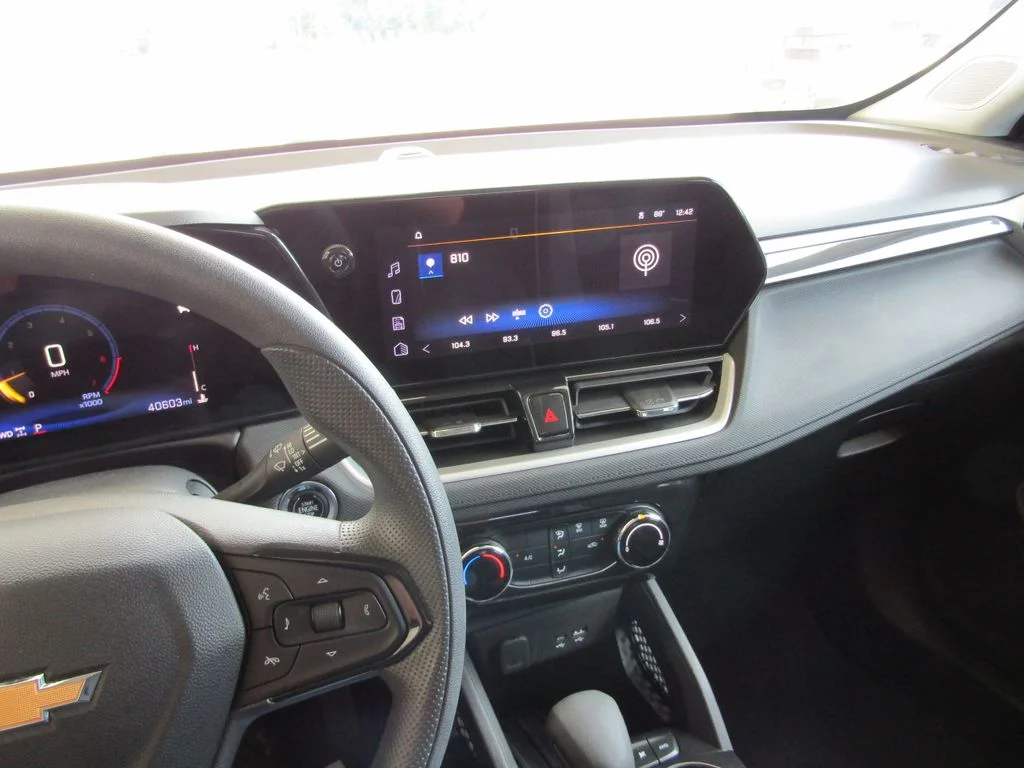Used 2025 Black Chevrolet LT image 22