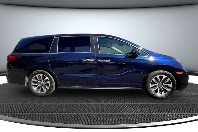 Used 2022  Honda EX-L image 3