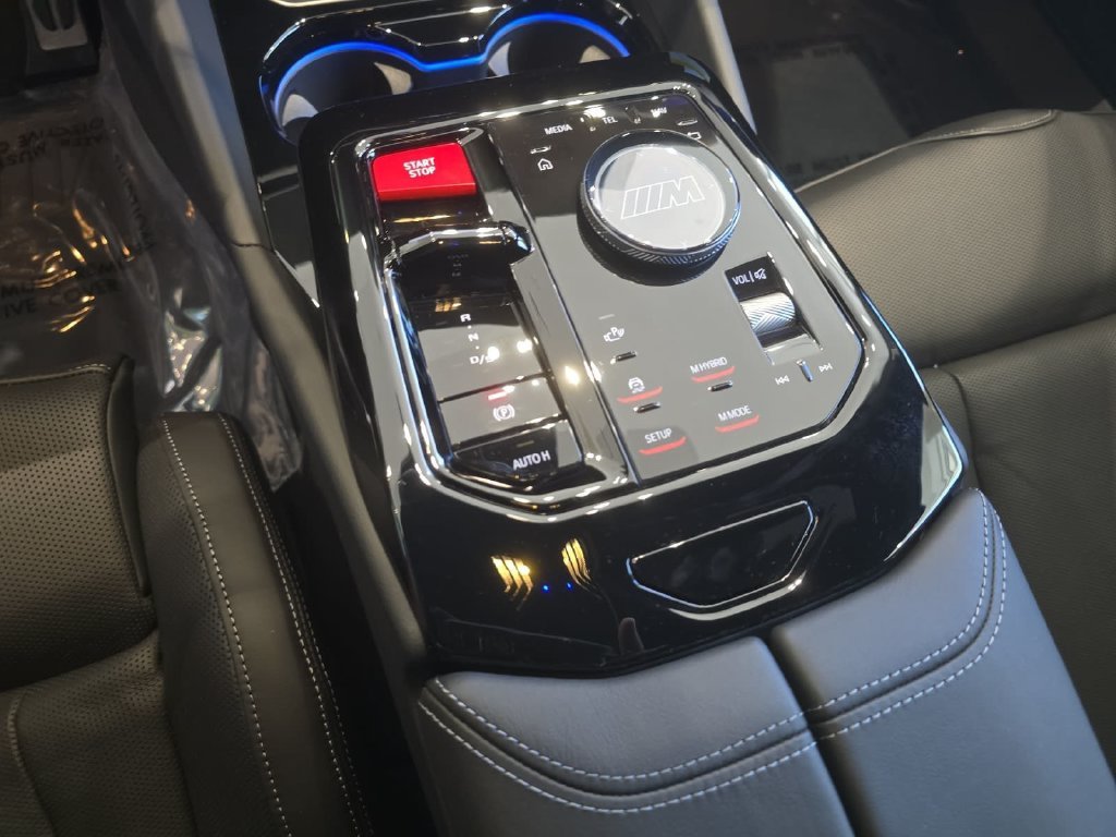 New 2027 Black Sapphire Metallic BMW  image 12