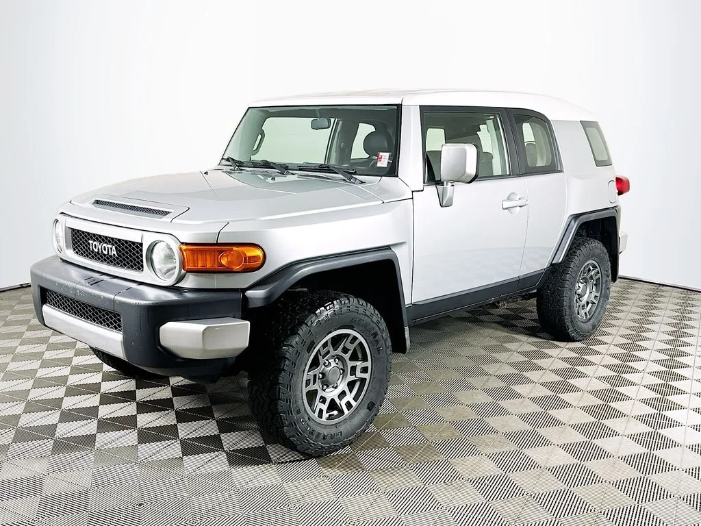 Used 2007 Titanium Metallic Toyota  image 1