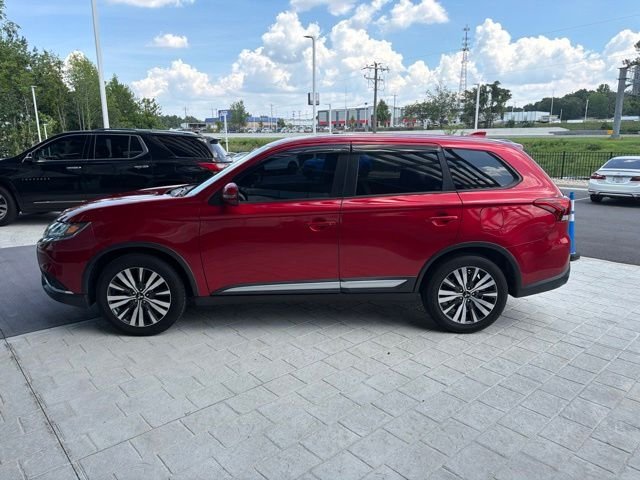 Used 2020 Red Diamond Mitsubishi SE image 5