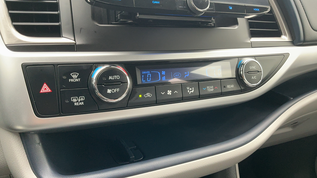 Used 2019 Blizzard Pearl Toyota LE Plus image 16