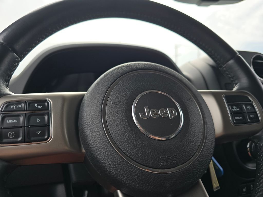 Used 2016 Black Jeep Latitude image 23