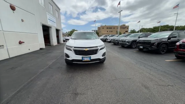Used 2024 Summit White Chevrolet LT image 4