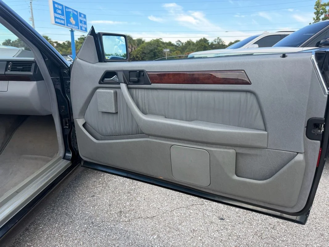Used 1995  Mercedes-Benz  image 12