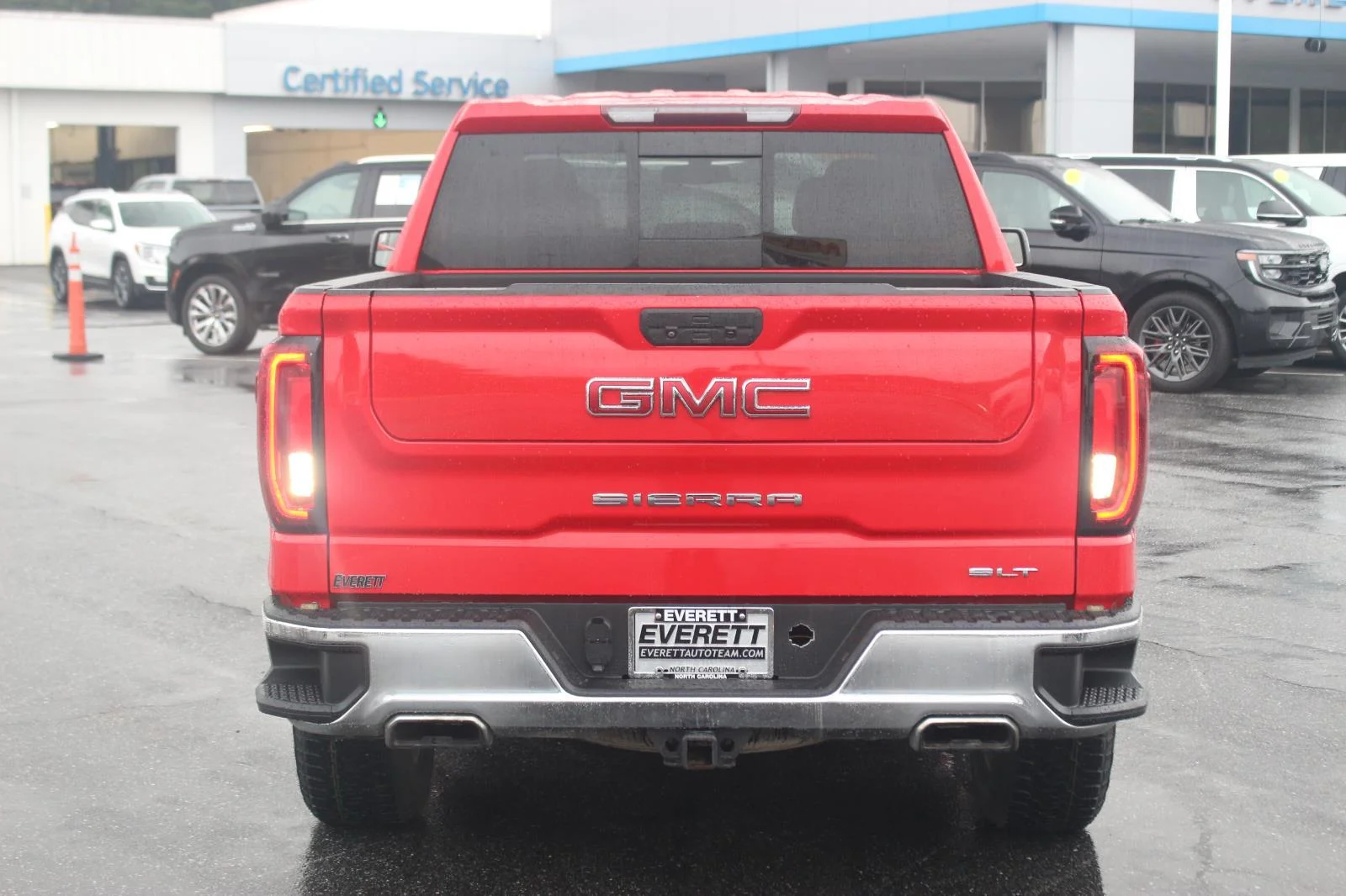 Used 2019 CARDINAL RED GMC SLT image 6