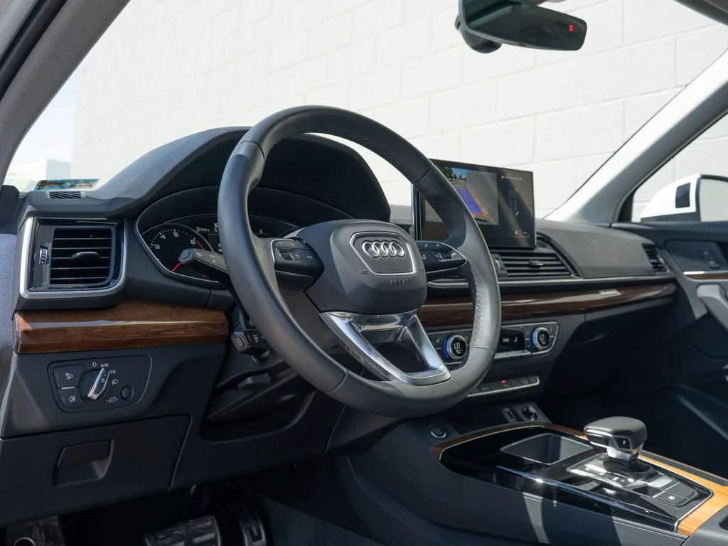 Used 2024 White Audi  image 4
