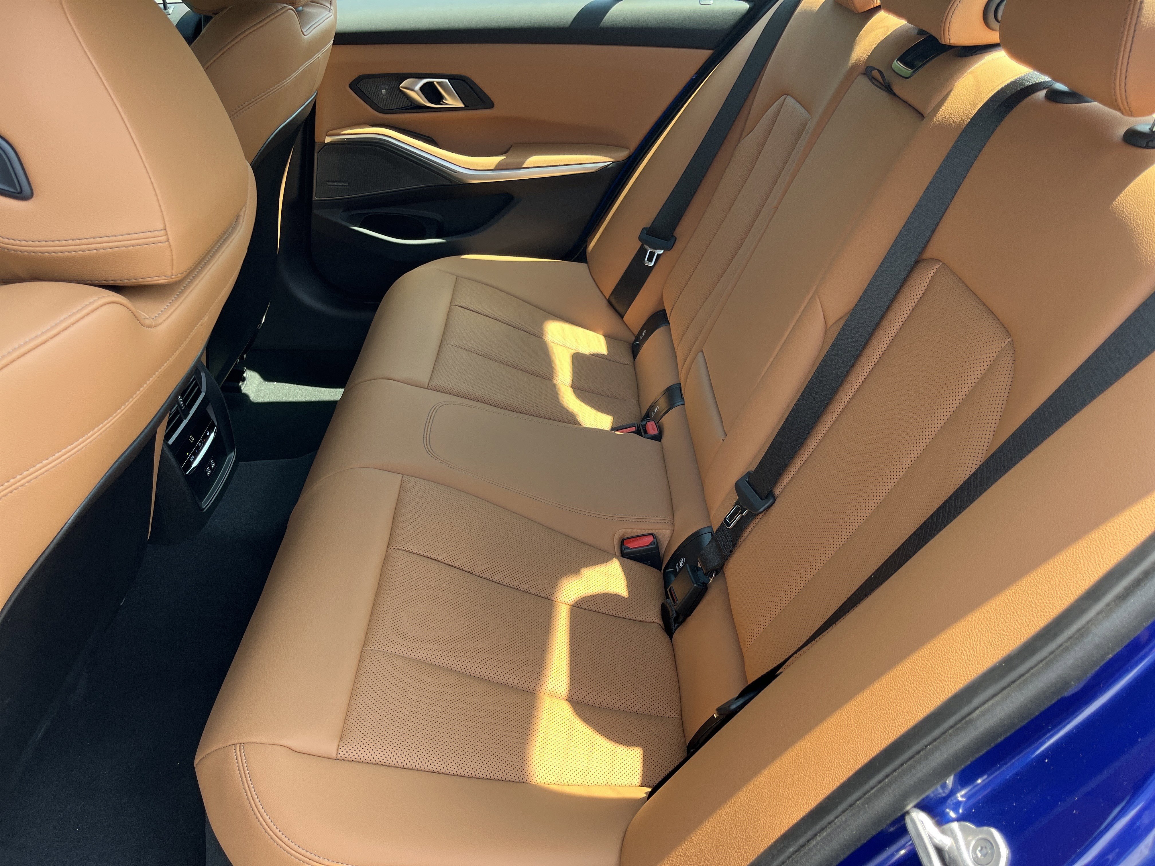 2025 BMW 3 Series 330i - Photo 21