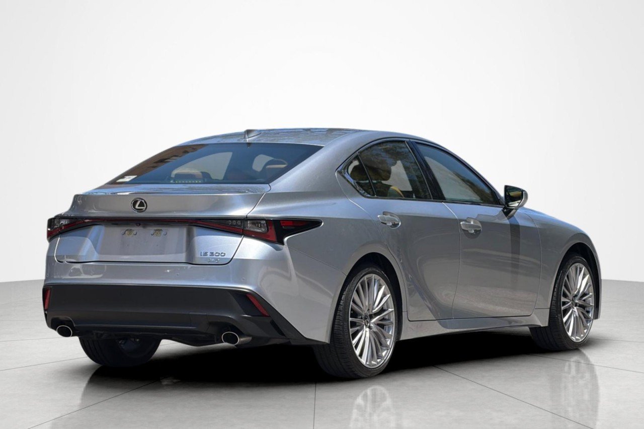 Used 2024  Lexus IS 300 image 5