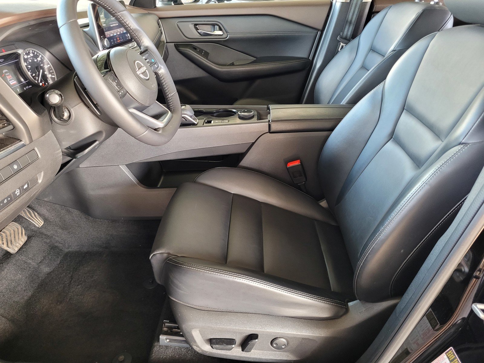 Certified Used 2023 Super Black Nissan SV image 18