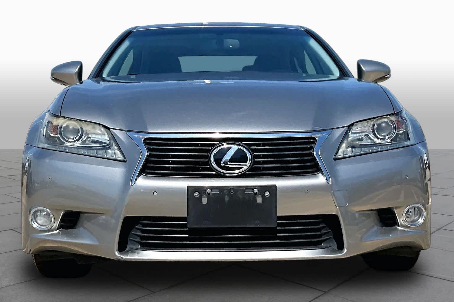 Used 2015 Atomic Silver Lexus  image 4