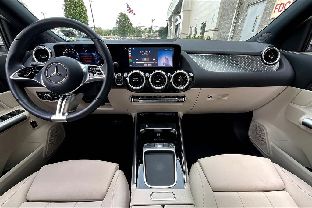 Certified Used 2025 White Mercedes-Benz GLA 250 image 15