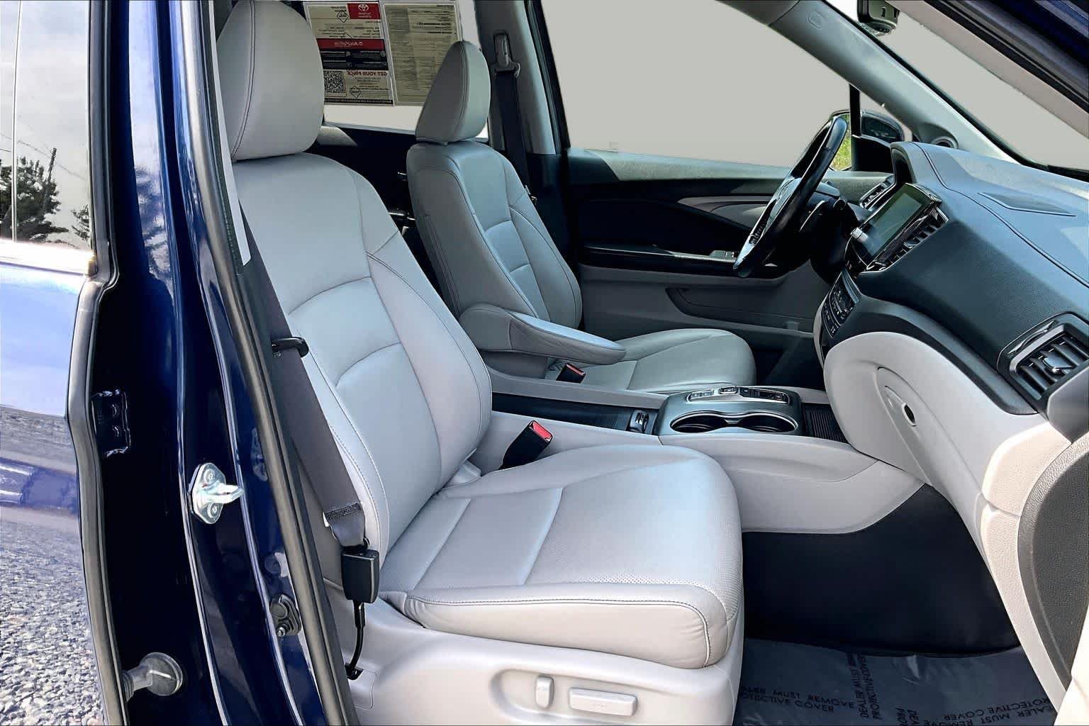 Used 2022 Obsidian Blue Pearl Honda RTL-E image 9