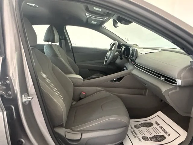 Used 2023 Gray Hyundai SEL image 24