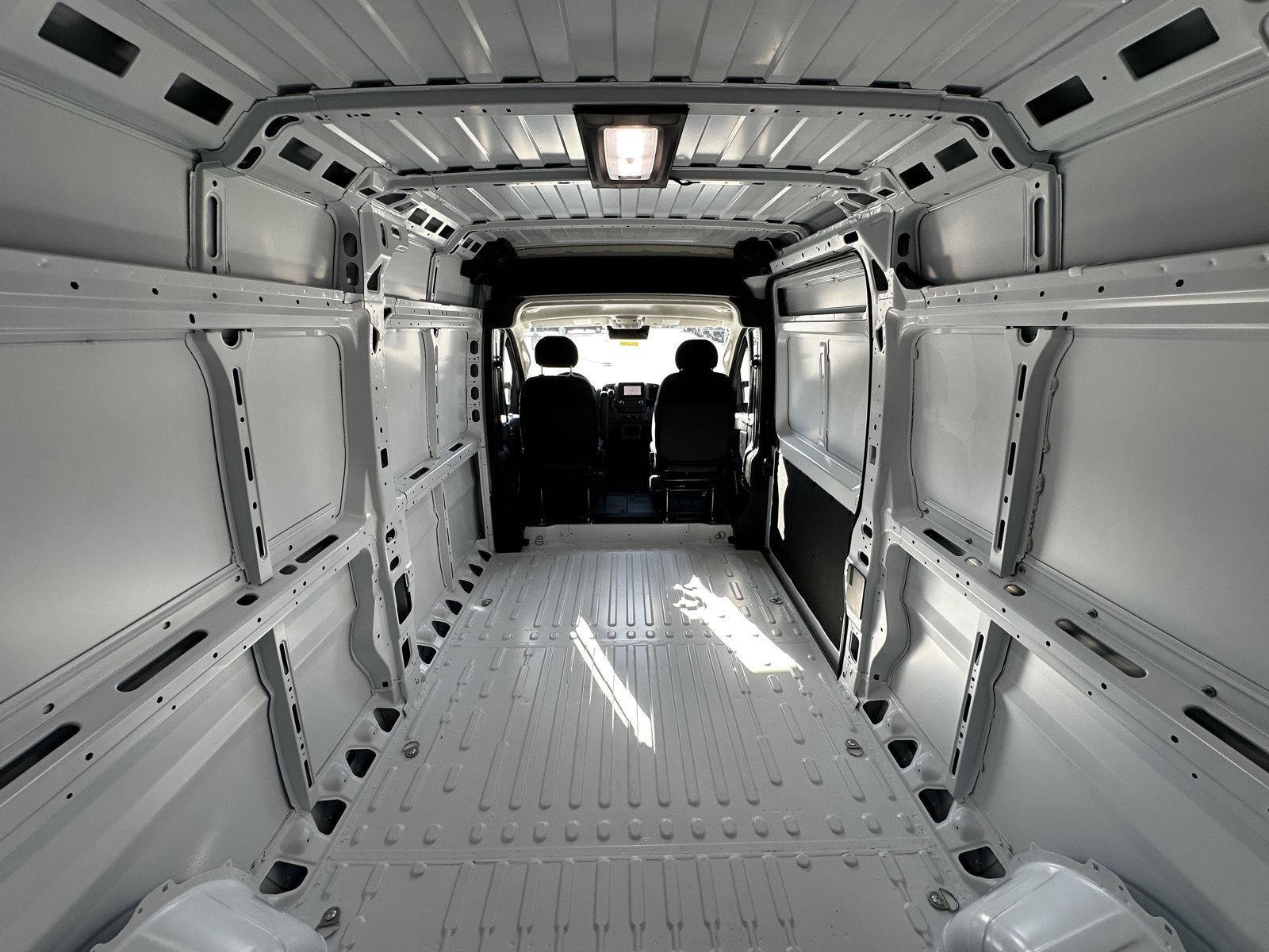 New 2026 Bright White Clear-Coat Exterior Paint RAM Tradesman image 18
