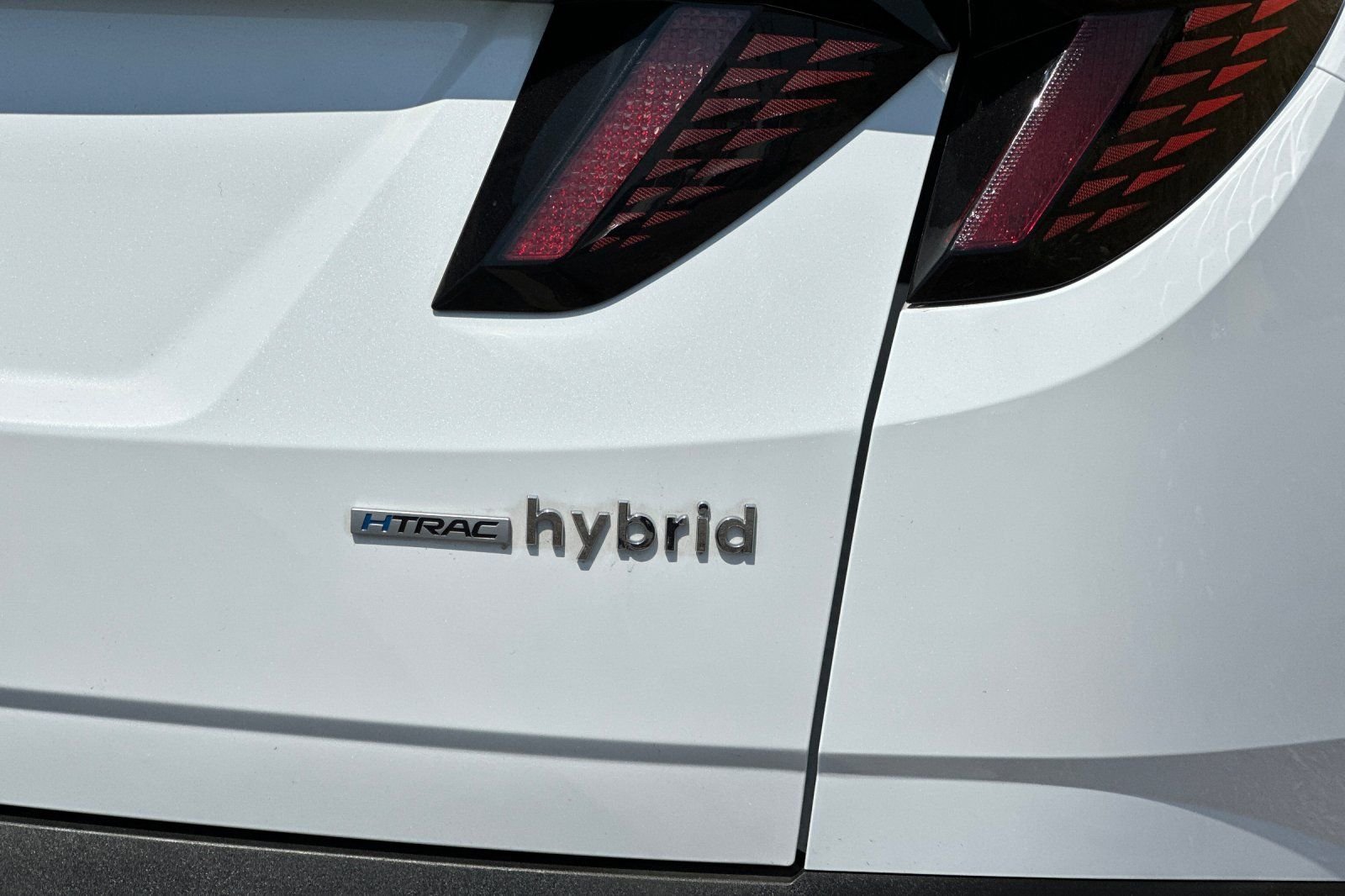Used 2024 White Hyundai SEL Convenience image 32