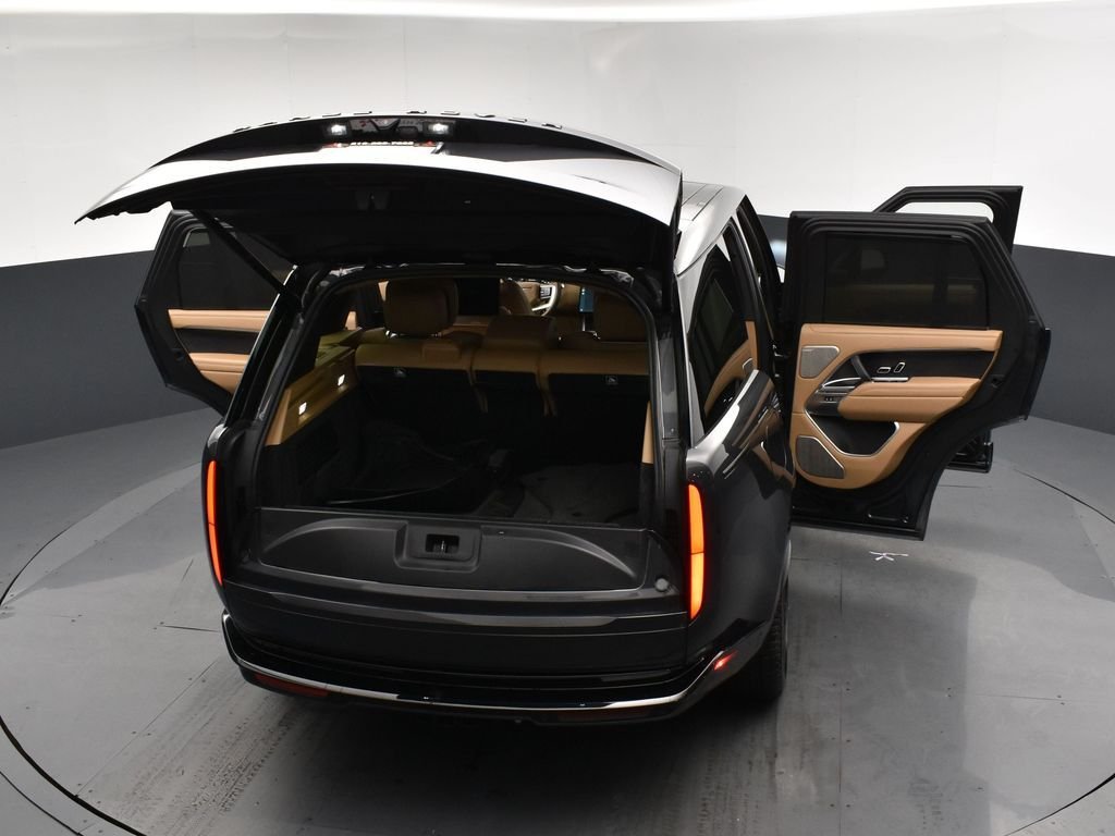 Used 2024 Black Land Rover Autobiography image 33