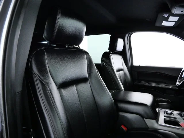 Used 2019 Black Ford XLT image 11