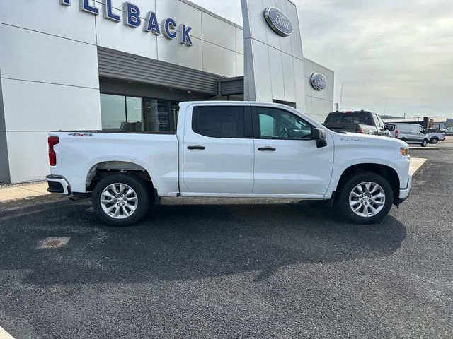 Used 2022 Summit White Chevrolet Custom image 8