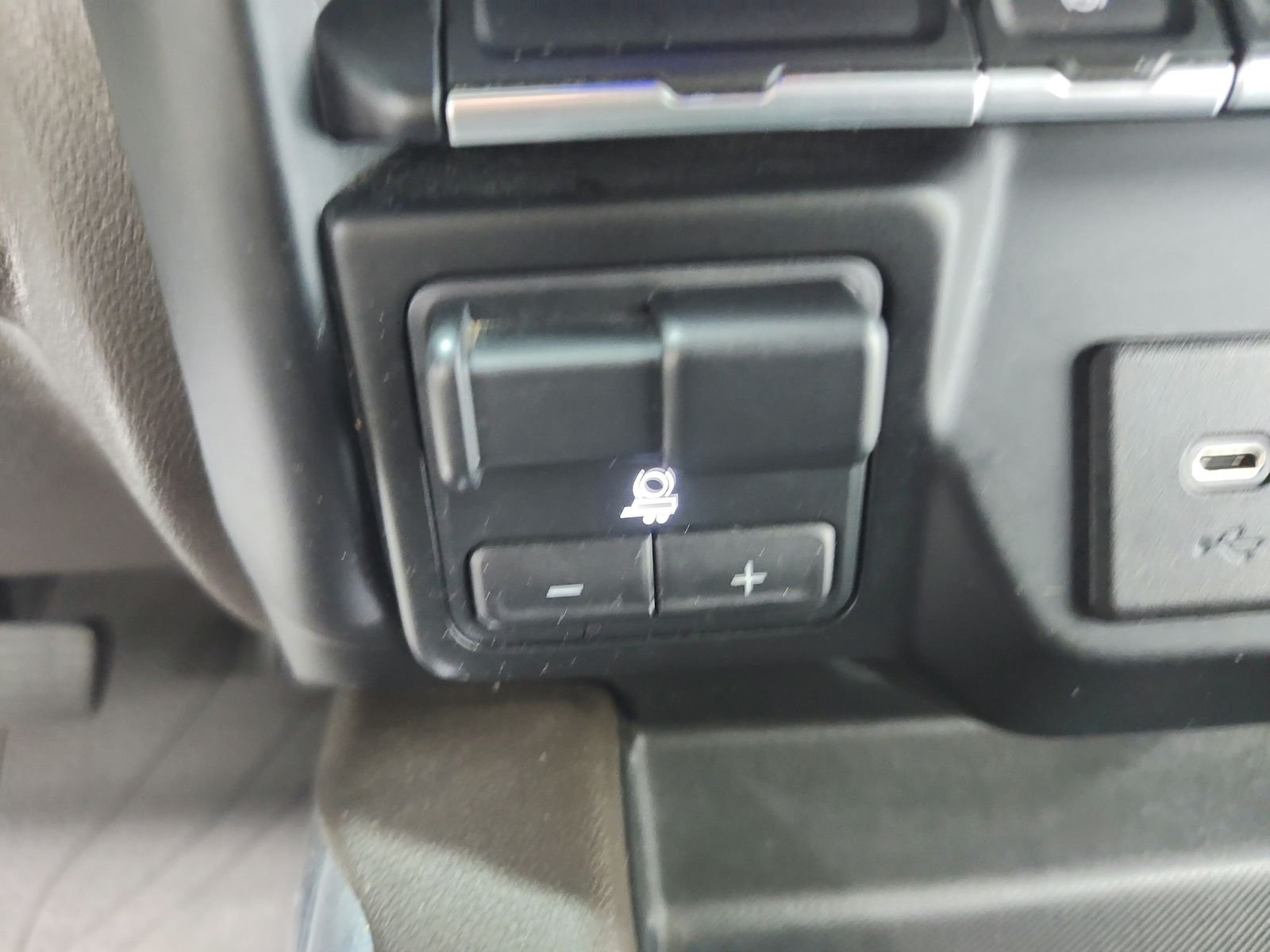 Used 2023 Summit White Chevrolet LTZ image 31