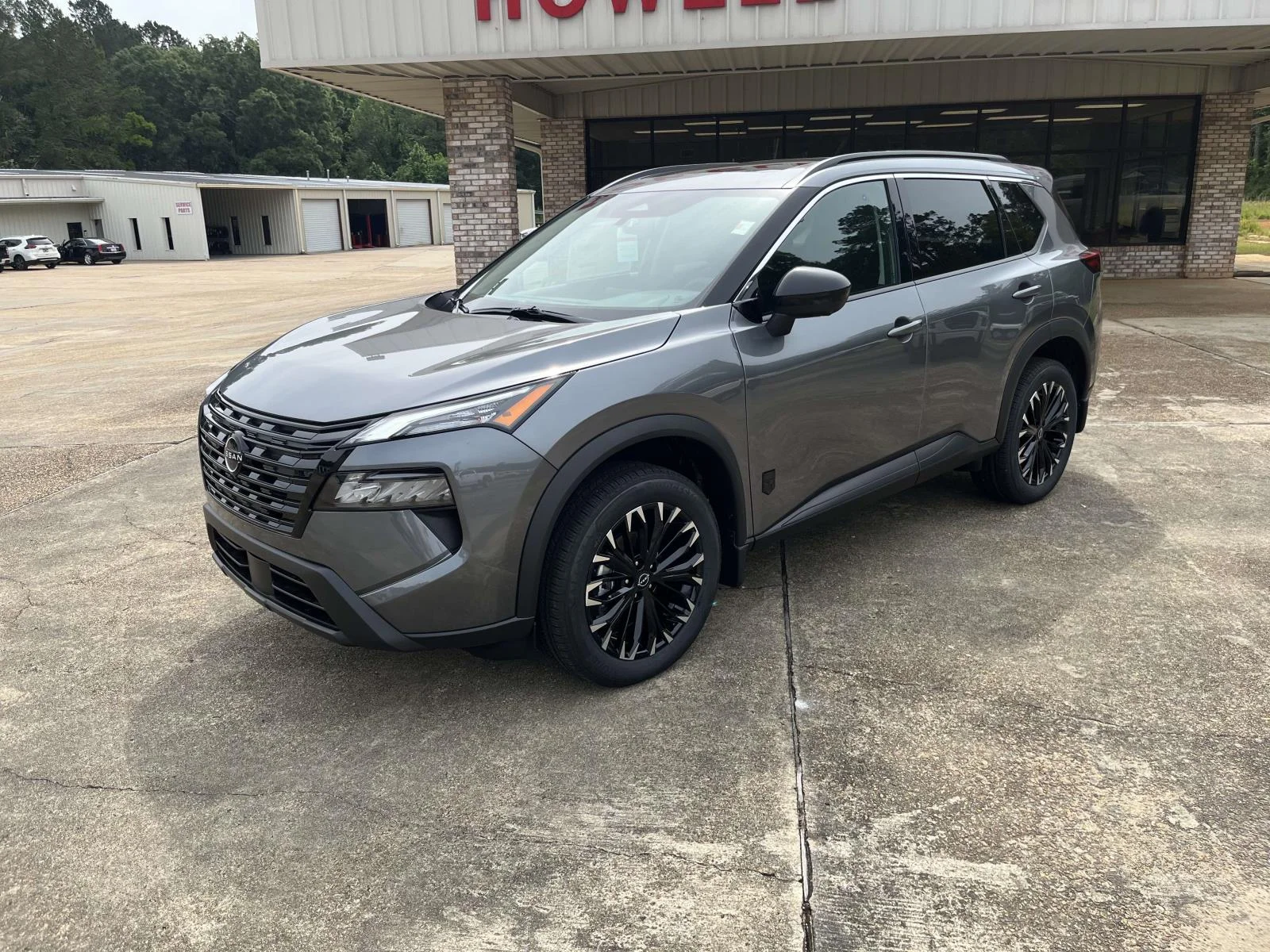 2026 Nissan Rogue Dark Armor's photo