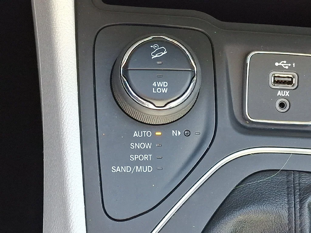 Used 2021 Blue Jeep Latitude Lux image 23