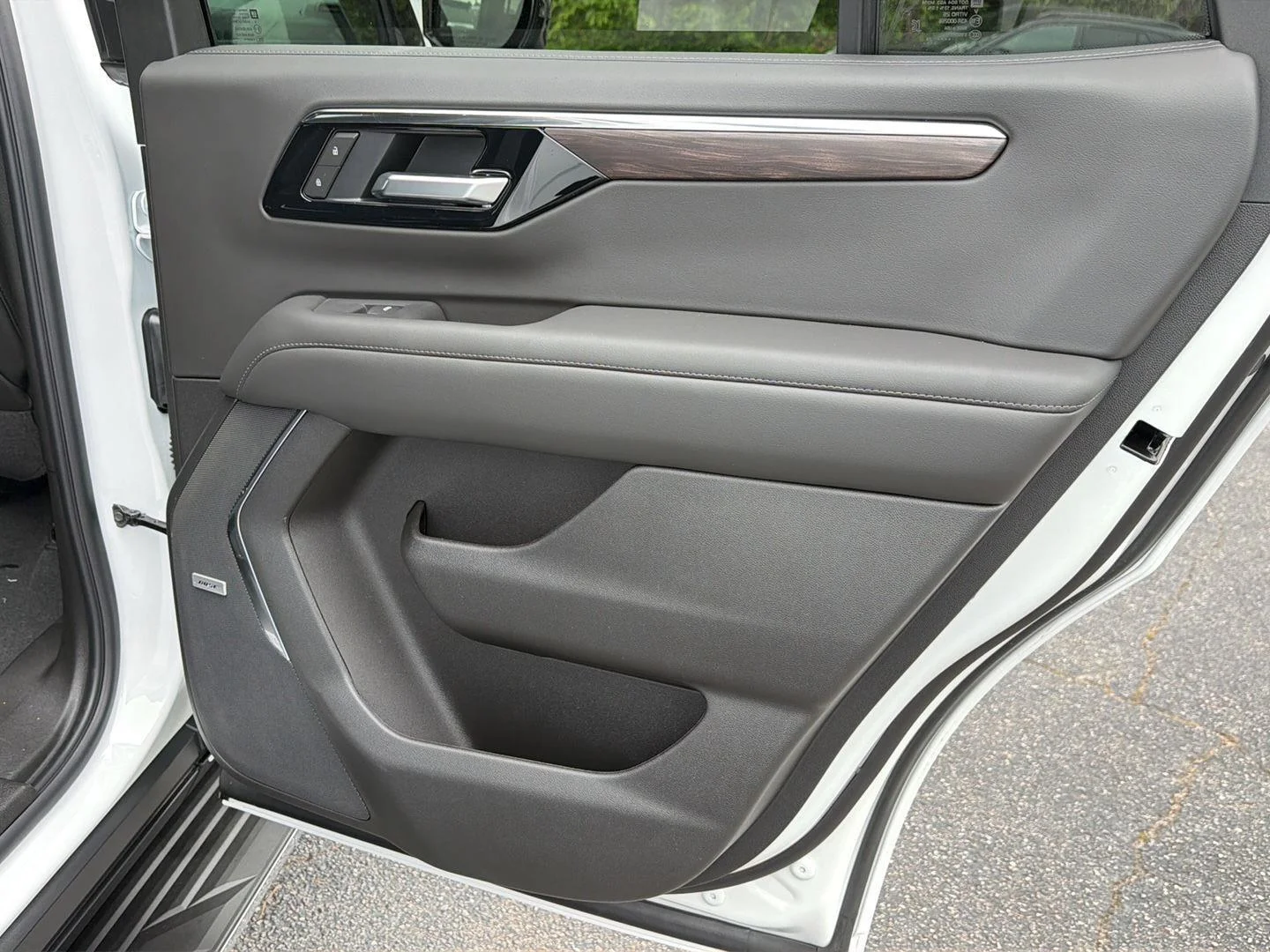 New 2026 Summit White Chevrolet LT image 17
