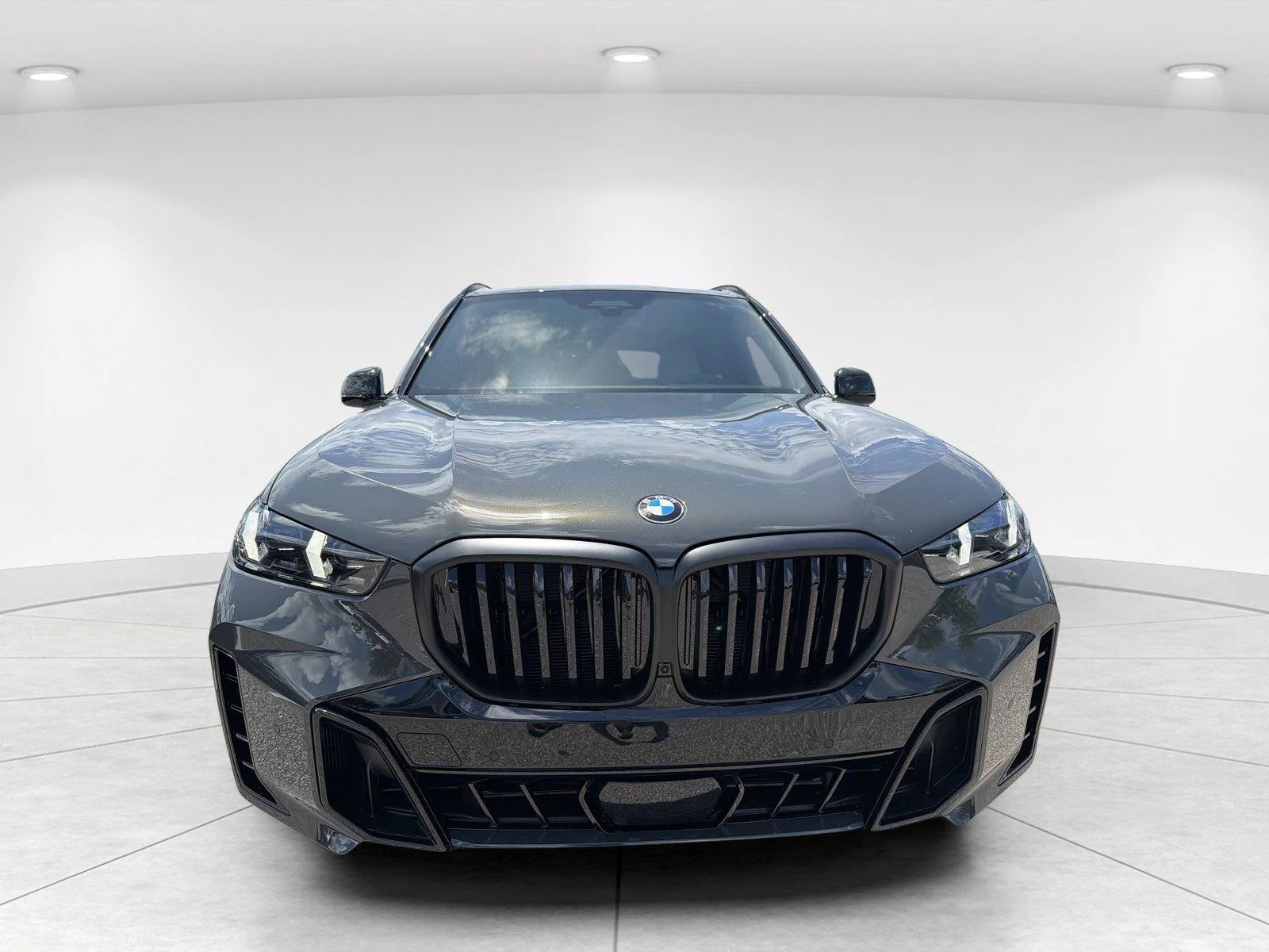 New 2026 Dravit Grey Metallic BMW sDrive40i image 2