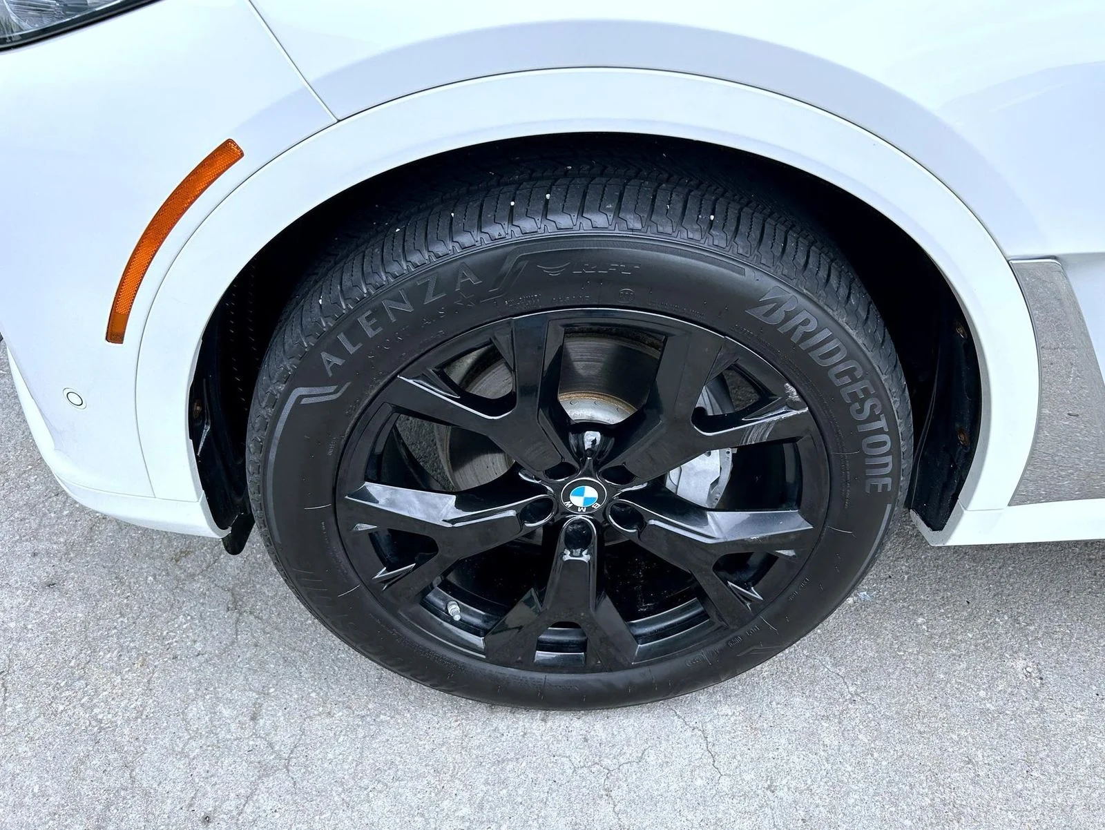 Used 2020 White BMW xDrive40i image 24