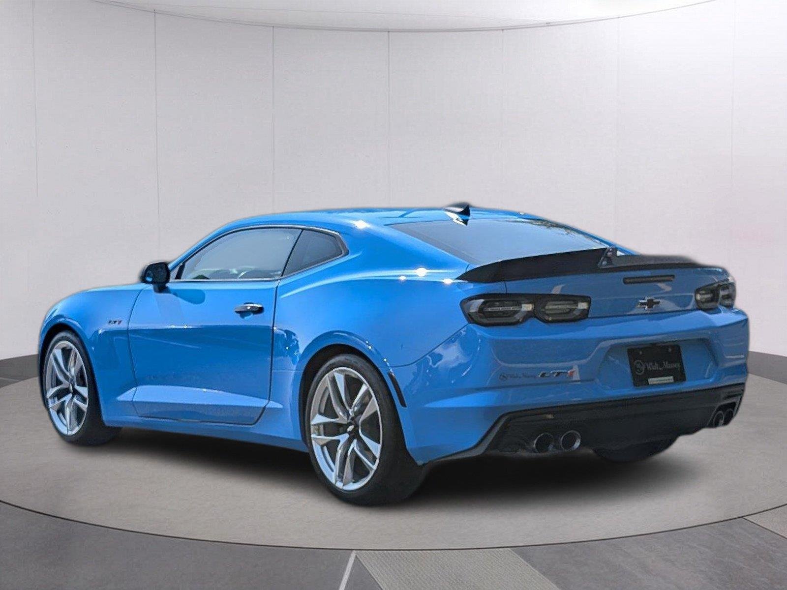 Used 2022 Rapid Blue Chevrolet LT1 image 3
