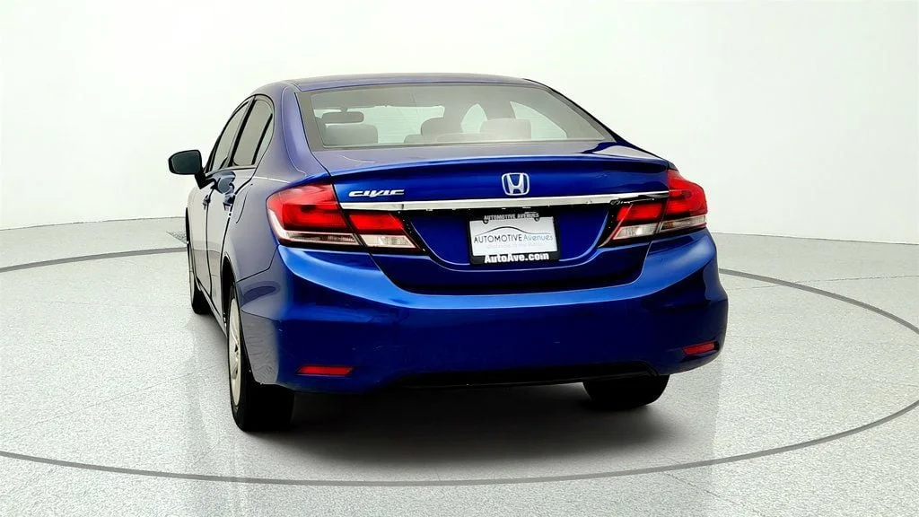 Used 2015 Dyno Blue Pearl Honda 4dr CVT LX image 6