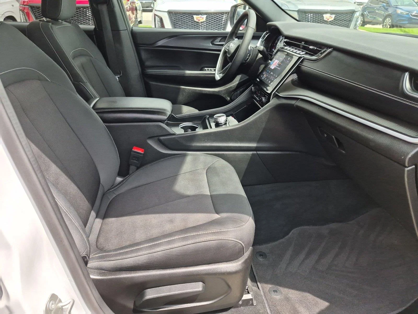 Used 2024 Bright White Clearcoat Jeep Laredo image 27