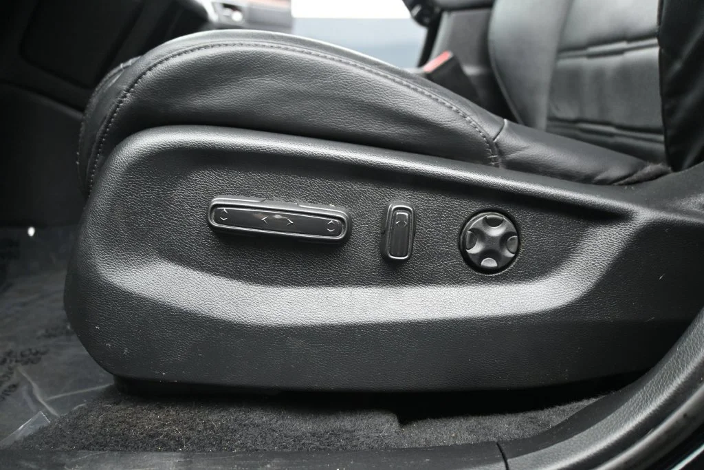 Used 2019 Black Honda EX-L AWD image 19
