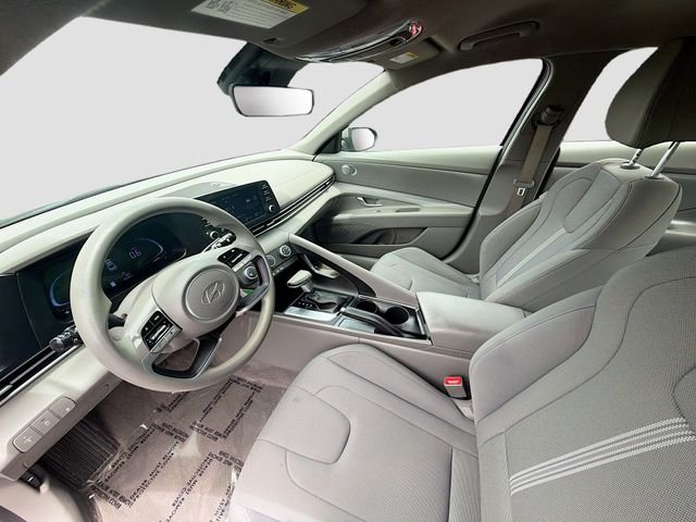 Used 2024 Silver Hyundai SE image 20