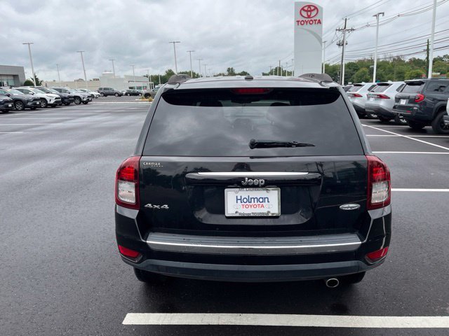Used 2016 Black Jeep Latitude image 4