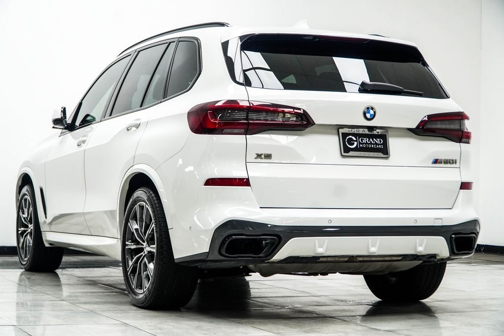Used 2022 White BMW M50i image 11