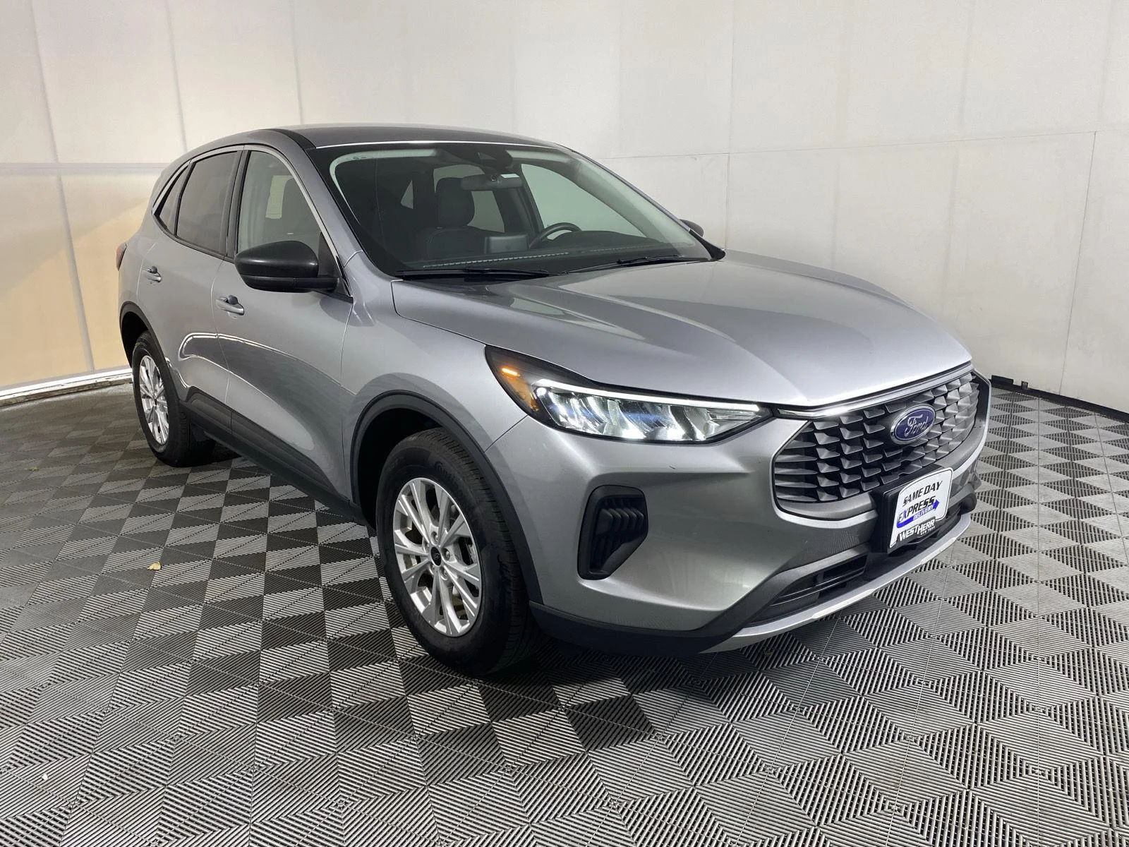 Used 2023 Iconic Silver Ford Active image 11