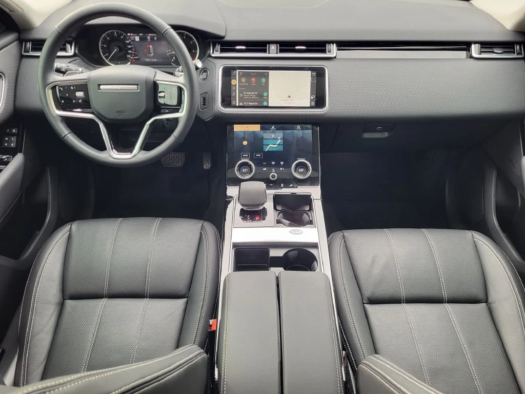 Used 2023  Land Rover S image 22