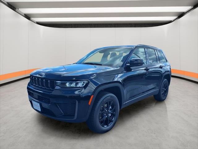 New 2026 Diamond Black Crystal Pearl-Coat Exterior Paint Jeep Laredo image 3