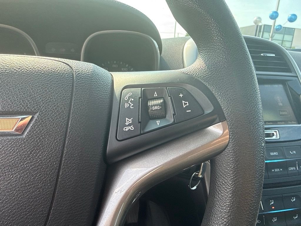 Used 2015 Red Chevrolet LT image 8