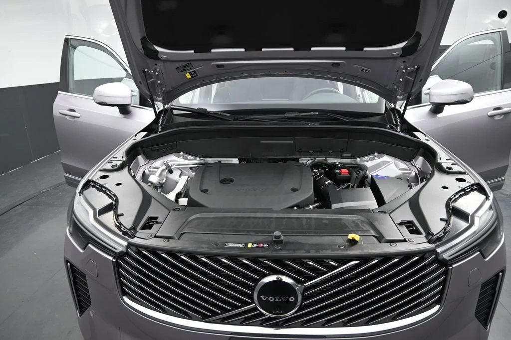New 2026 Aurora Silver Volvo Plus image 19