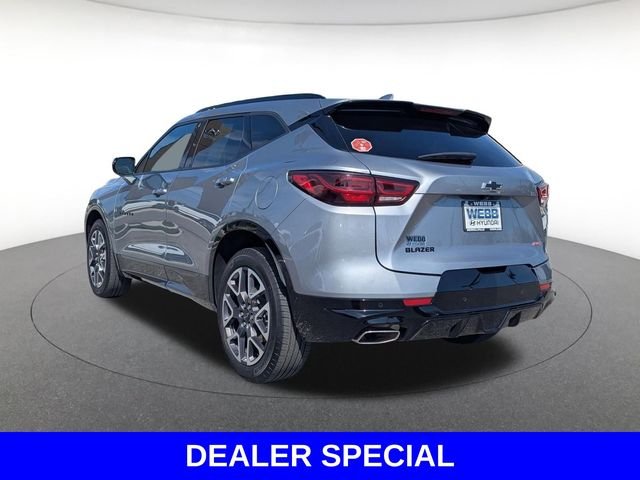 Used 2025 Gray Chevrolet RS image 6
