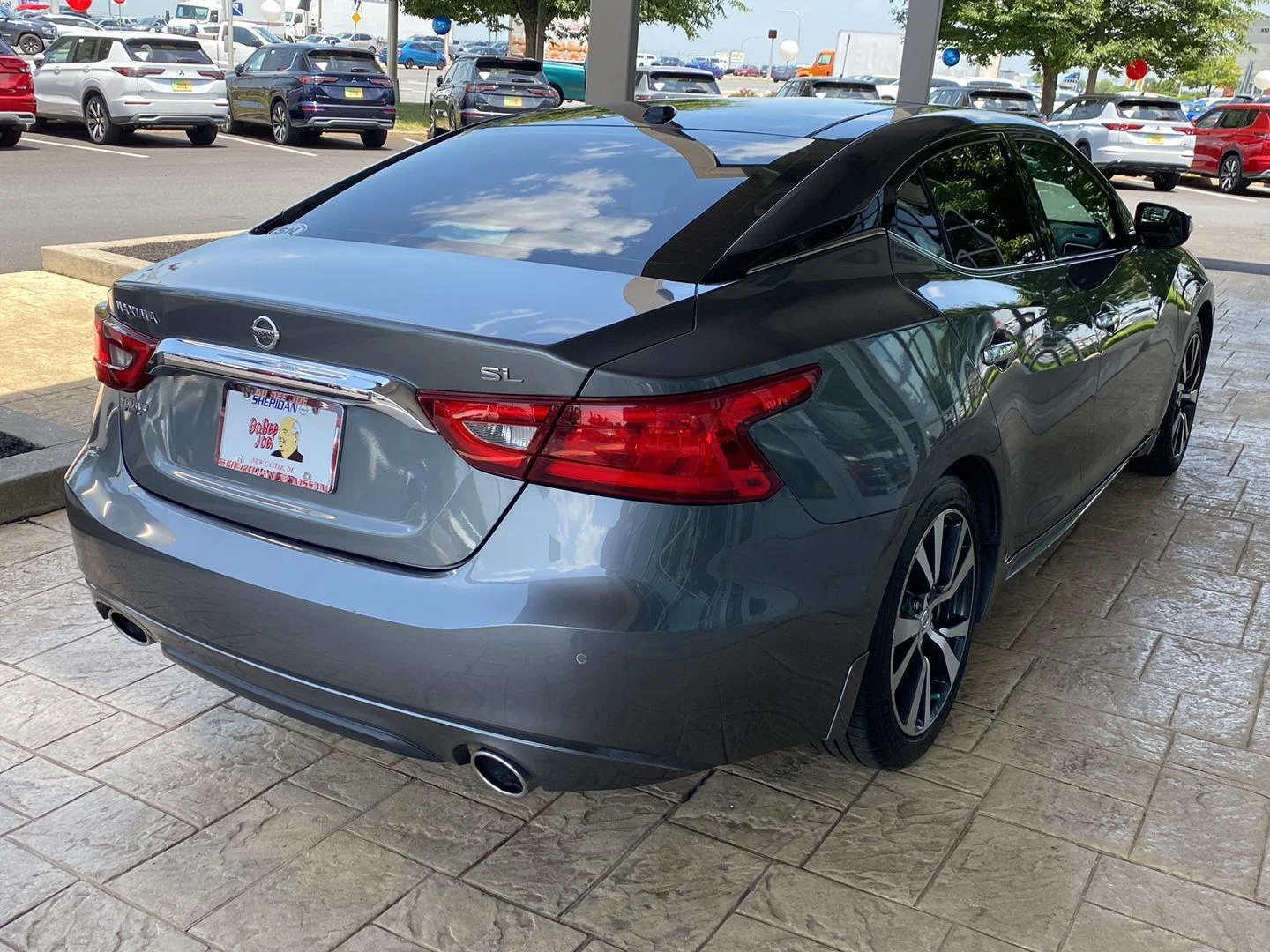 Used 2017 Gun Metallic Nissan SL image 7