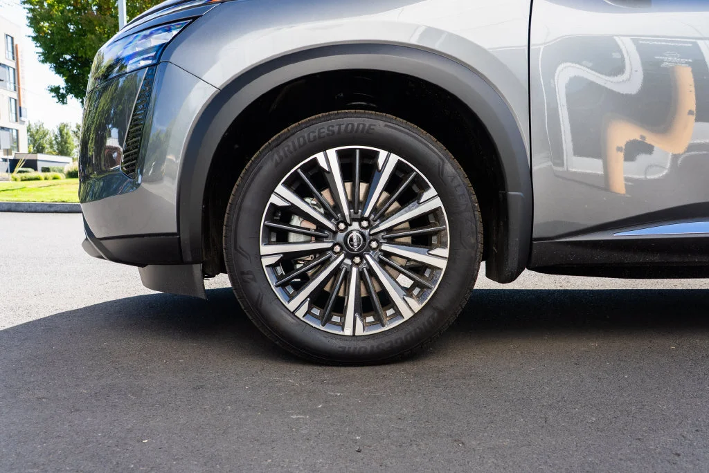 New 2026 Gun Metallic Nissan Platinum image 7