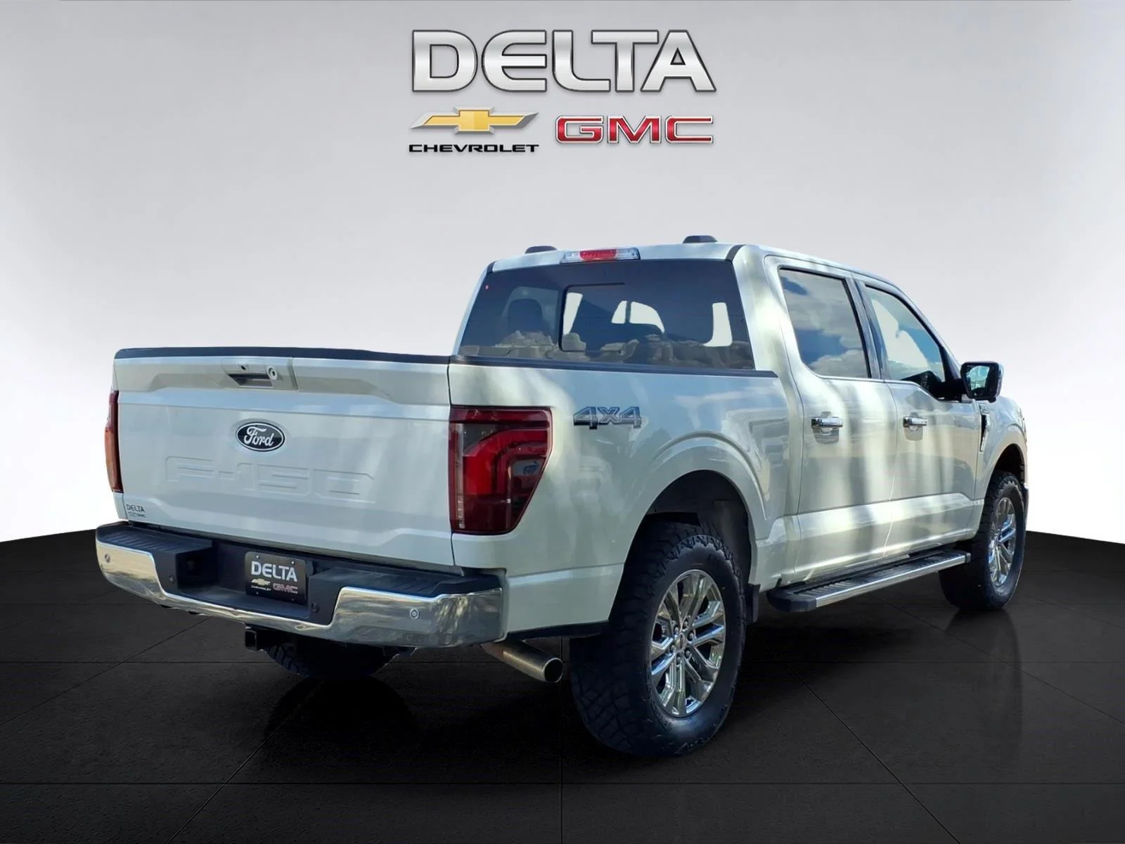 Used 2024 White Ford LARIAT image 5