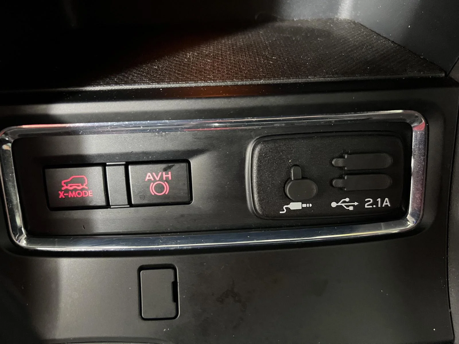 Used 2020 Ice Silver Metallic Subaru Limited image 10