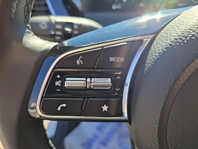 Used 2024 White Kia S image 15