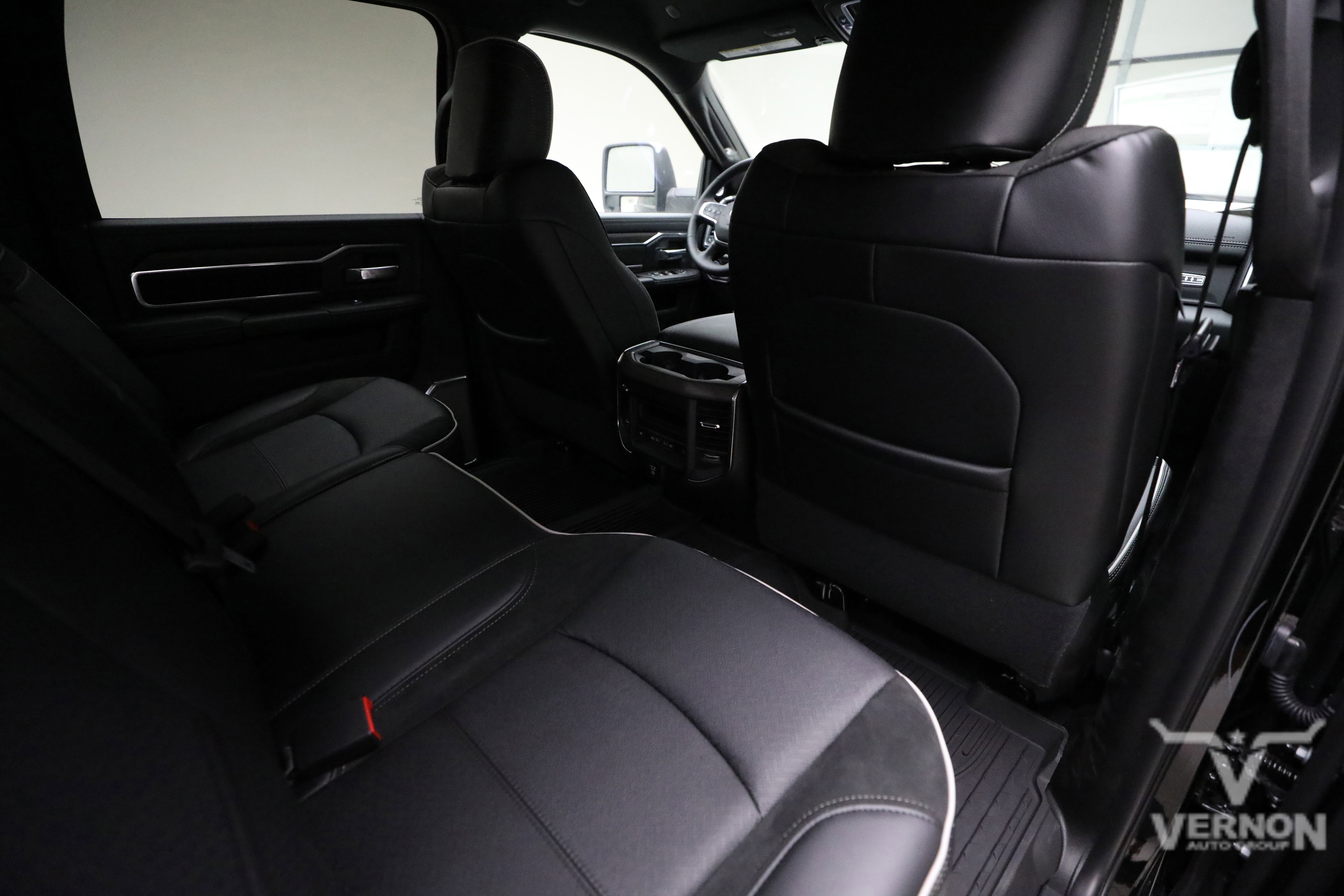 New 2026 Diamond Black Crystal Pearlcoat Ram N image 12