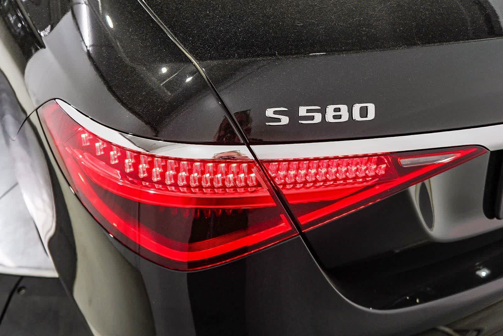 New 2026 Obsidian Black Metallic Mercedes-Benz S 580 image 9